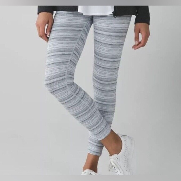 NWOT Lululemon High Times Cyber Stripe Silver Fox Gray Size 4 - Picture 10 of 10